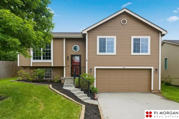 16915 Camden Avenue, Omaha, NE 68116