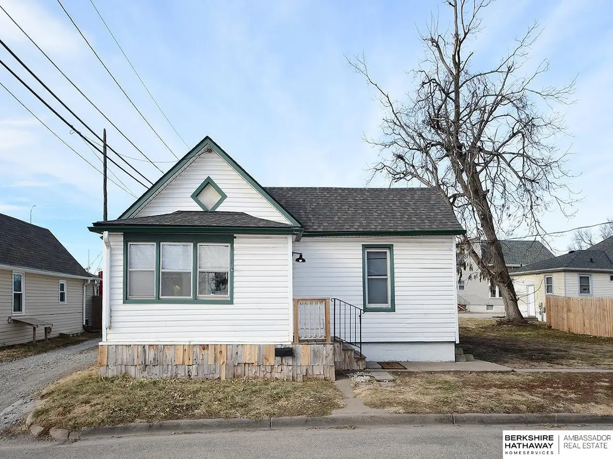 1235 N 7th Street, Lincoln, NE 68508 - #1