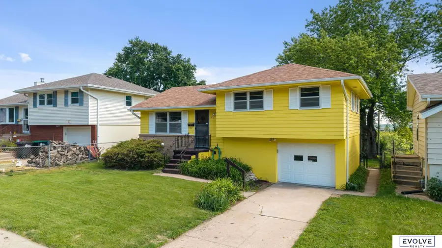 211 Woodland Drive, Omaha, NE 68108 - #2