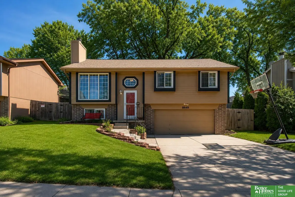 8849 N 81 Avenue, Omaha, NE 68122 - #1