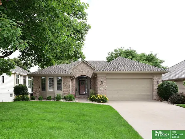 1815 N 132 Avenue Circle, Omaha, NE 68154