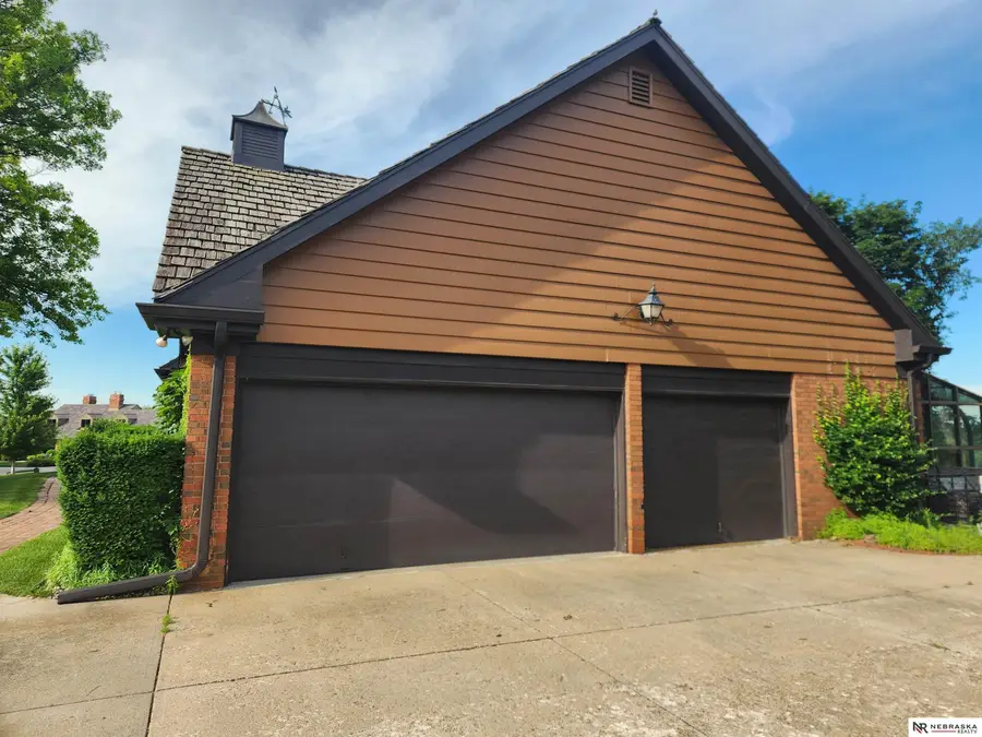 9937 Broadmoor Road, Omaha, NE 68114 - #2