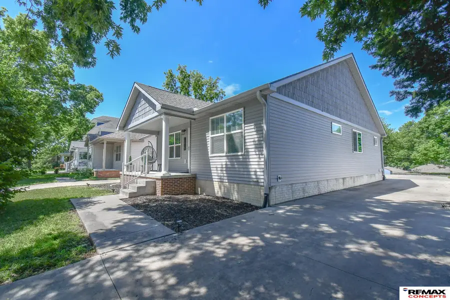 3313 S 40th Street, Lincoln, NE 68506 - #2