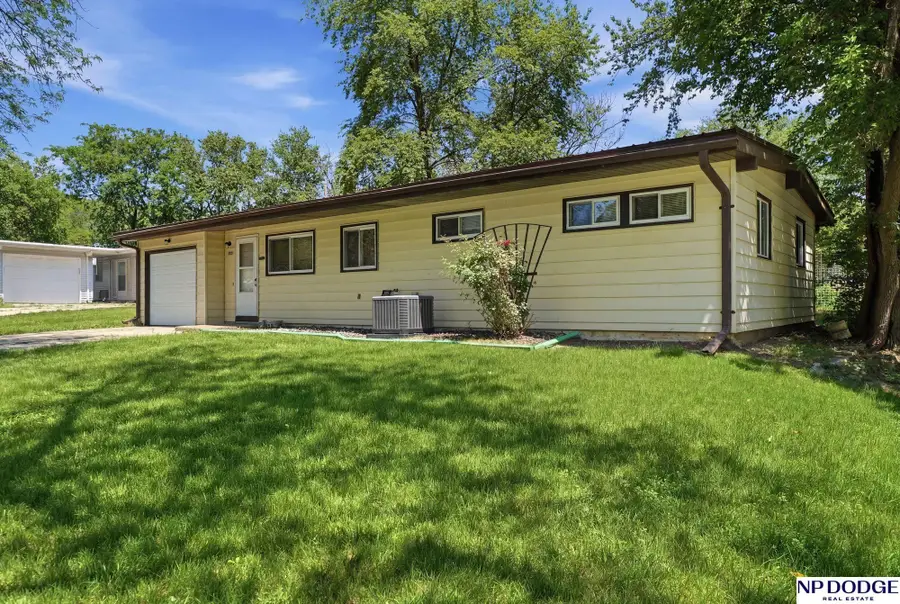 612 Eldora Lane, Lincoln, NE 68505 - #2