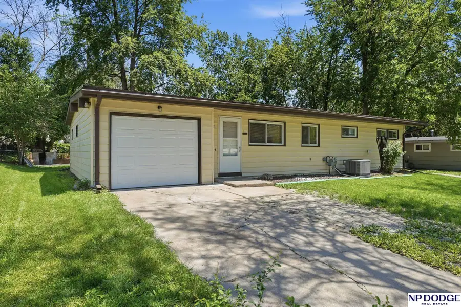 612 Eldora Lane, Lincoln, NE 68505 - #3