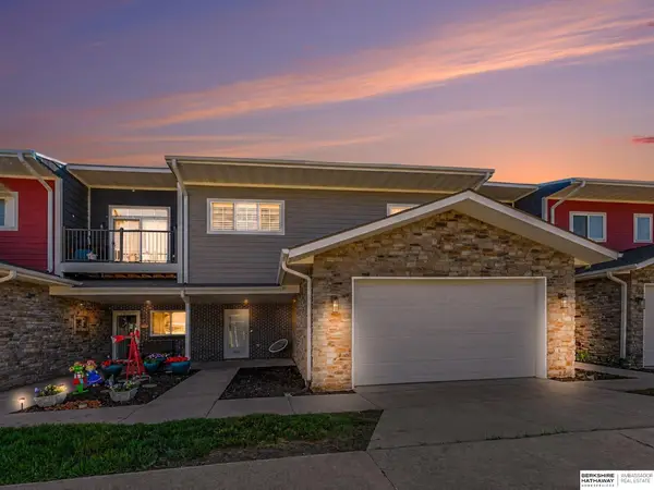 5941 N 158 Court #105, Omaha, NE 68116