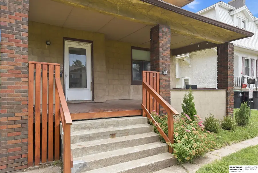 117 S 38th Street, Omaha, NE 68131 - #3