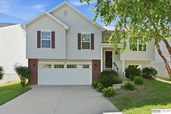 1801 N 207th Street, Elkhorn, NE 68022