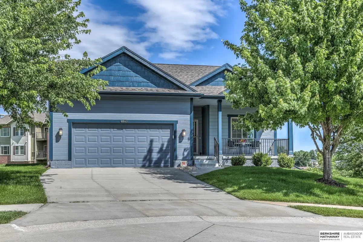 6642 Michael Circle, Papillion, NE 68133 - #1