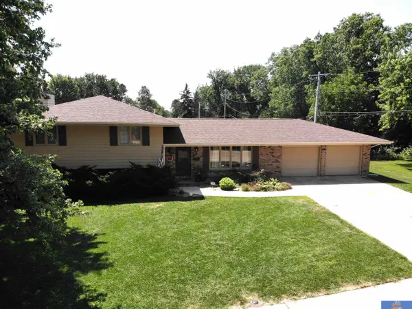 2111 Grant Street, Beatrice, NE 68310