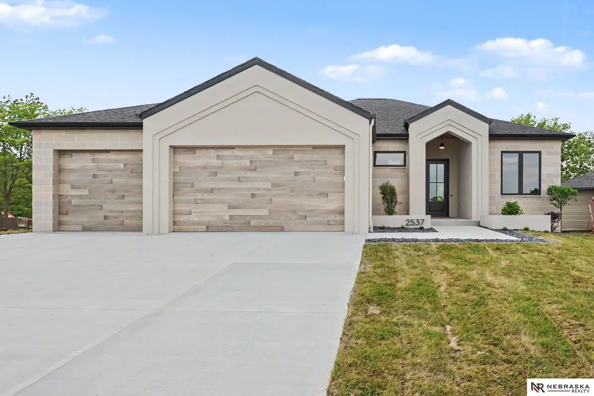 2537 S 102nd Street, Lincoln, NE 68520 - #1