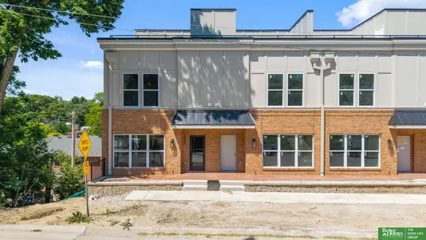 1016 S 33 Court, Omaha, NE 68105