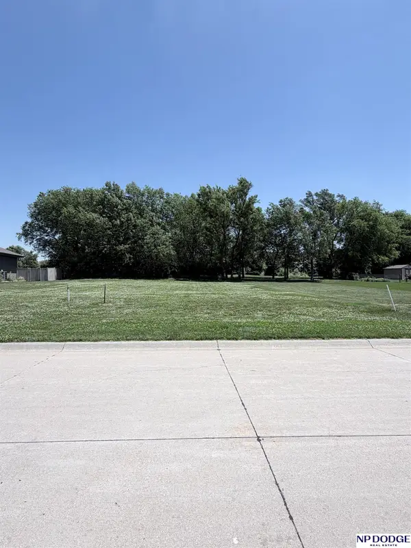 1018 Brickyard Drive, Hooper, NE 68031