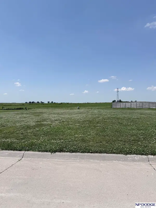 1032 Brickyard Drive, Hooper, NE 68031