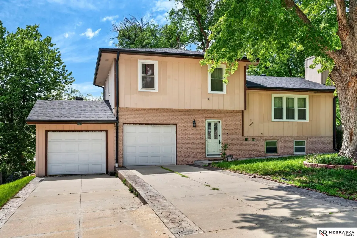 8606 S 45th Avenue, Omaha, NE 68157 - #1