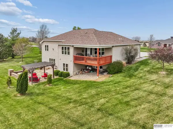 4733 W High Ridge Road, Lincoln, NE 68522