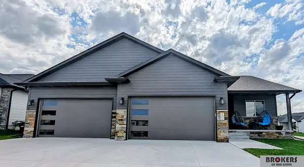 1045 N 107 Street, Lincoln, NE 68527