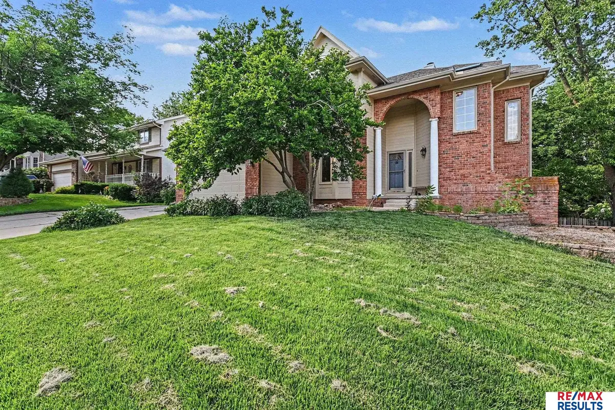 1022 Sherwood Lane, Papillion, NE 68046 - #1