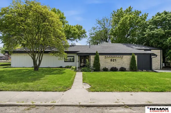 821 N 13th Street, Beatrice, NE 68310