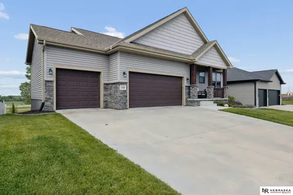 940 Kooser Drive, Lincoln, NE 68531