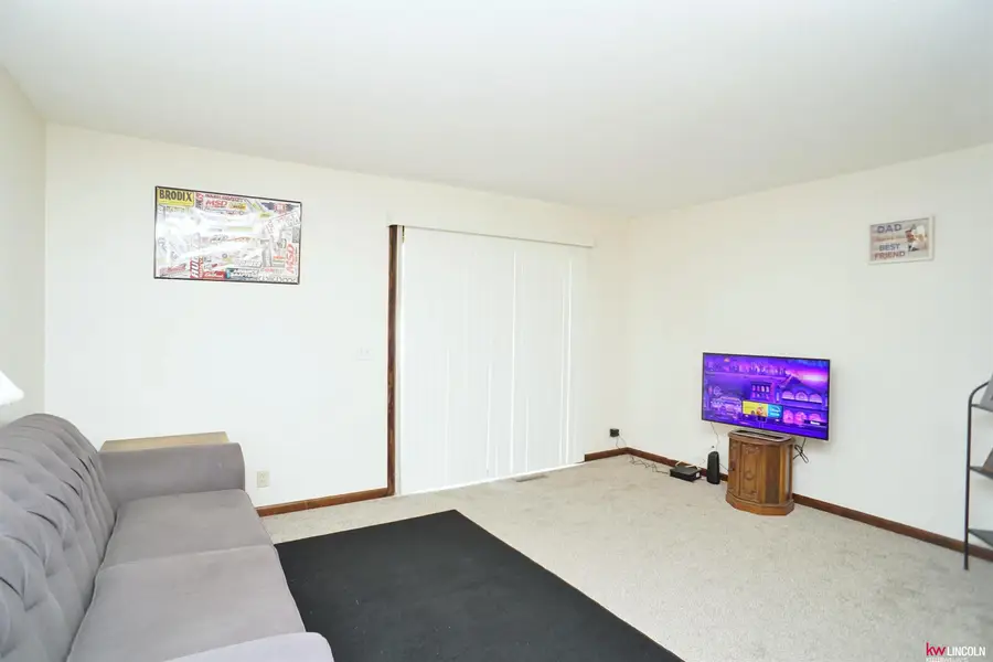 1220 S 32nd Street, Lincoln, NE 68510 - #2
