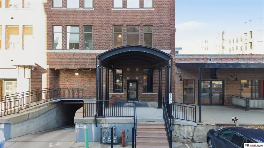 902 Dodge Street #203, Omaha, NE 68102 - #2