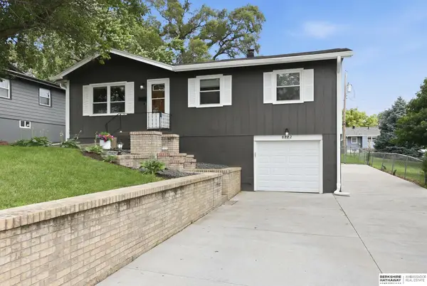 8222 Gold Street, Omaha, NE 68124