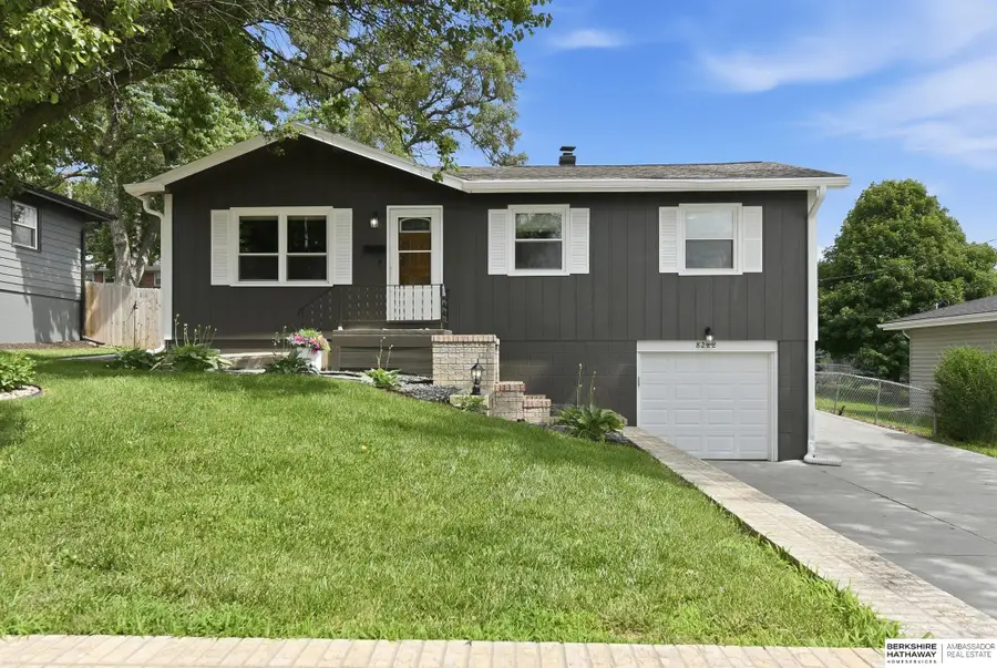 8222 Gold Street, Omaha, NE 68124 - #2