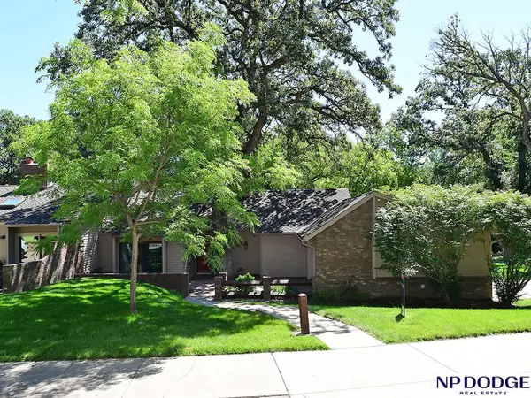 1032 S 112th Plaza, Omaha, NE 68154