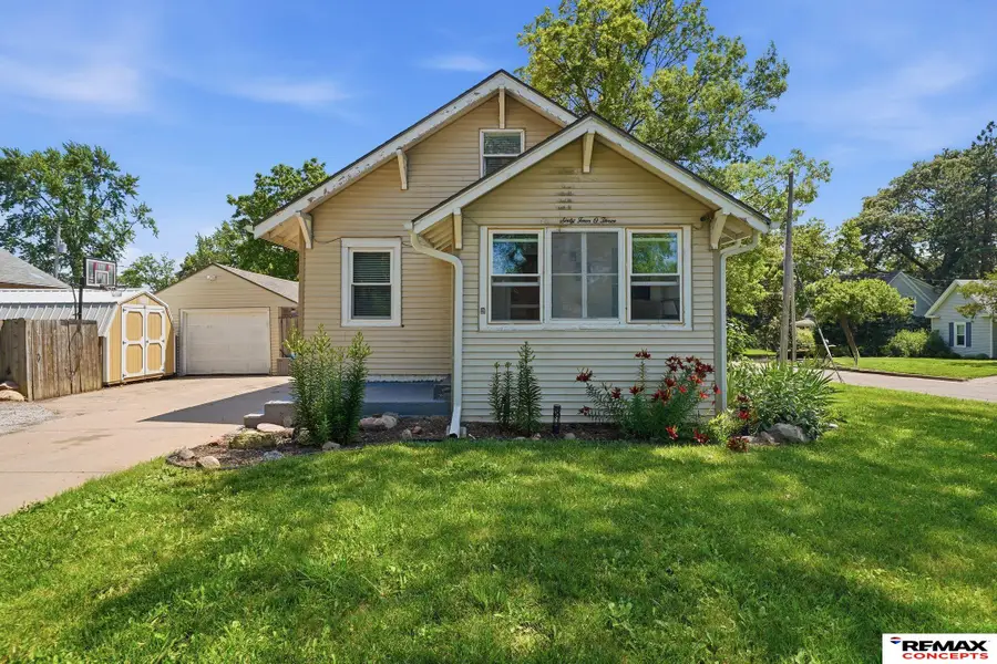 6403 Leighton Avenue, Lincoln, NE 68505 - #2