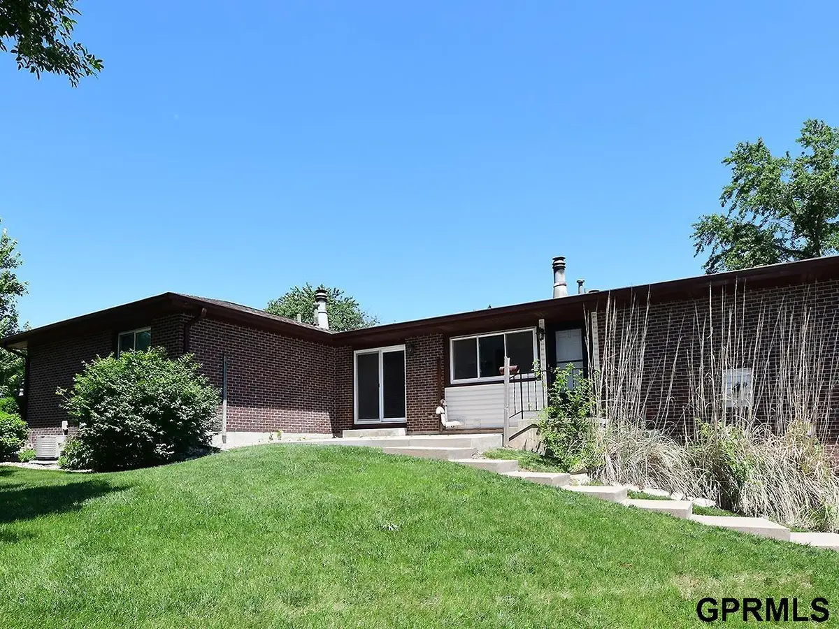 2205 Sandstone Road, Lincoln, NE 68512 - #1