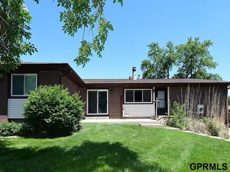 2205 Sandstone Road, Lincoln, NE 68512 - #3