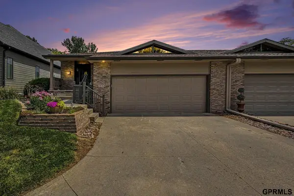 2948 Park Place Drive, Lincoln, NE 68506