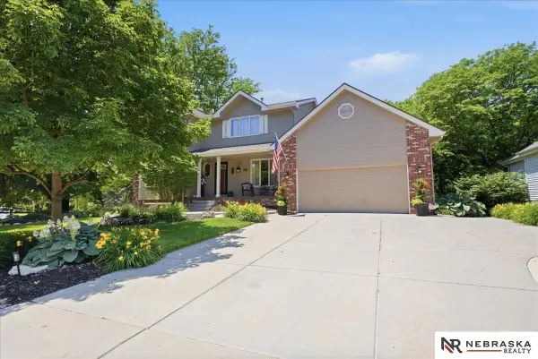 568 S 159th Avenue, Omaha, NE 68118