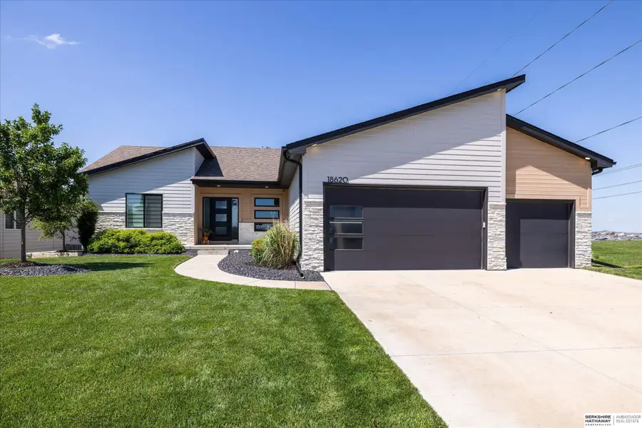 18620 Grand Avenue, Elkhorn, NE 68022 - #2