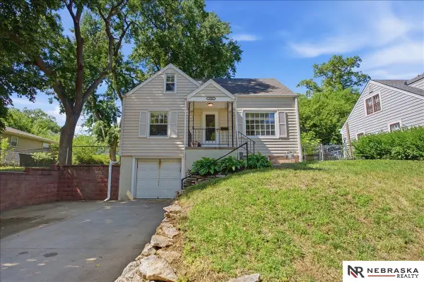 5124 Pierce Street, Omaha, NE 68106