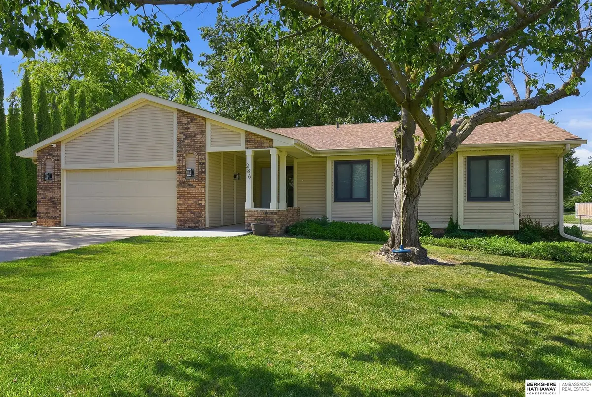 286 Concord Circle, Papillion, NE 68046 - #1
