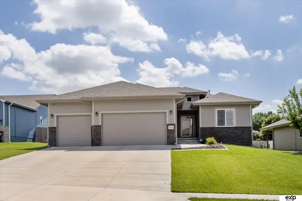 7155 Harvest Drive, Papillion, NE 68133