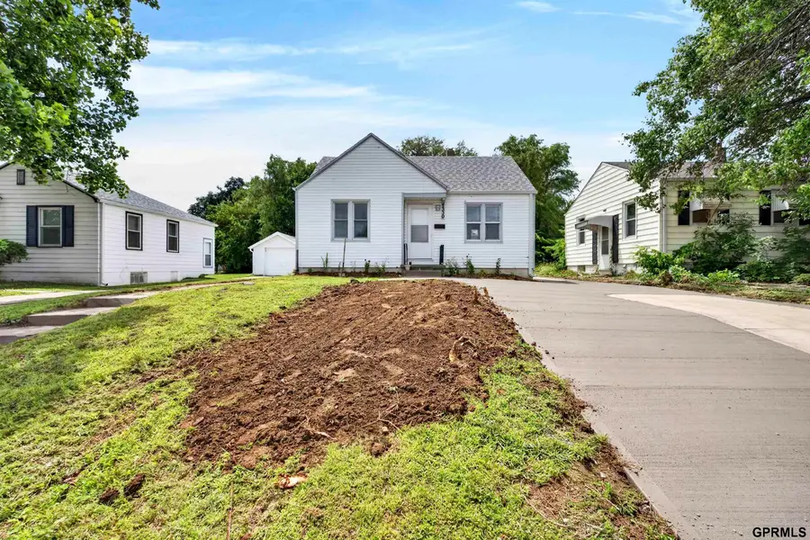 4330 N 31st Street, Omaha, NE 68104 - #3
