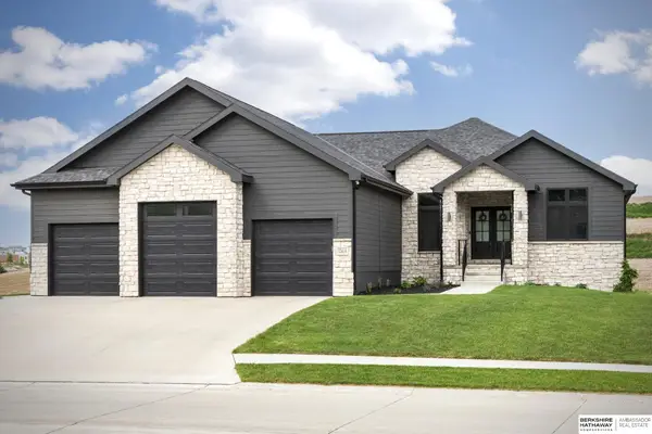 16011 N 2nd Street, Bennington, NE 68007