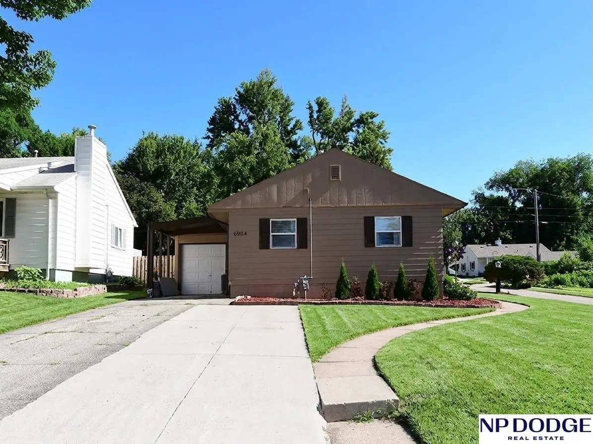 6904 Lafayette Avenue, Omaha, NE 68132 - #1