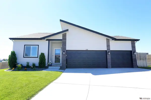11305 Horizon Circle, Papillion, NE 68046
