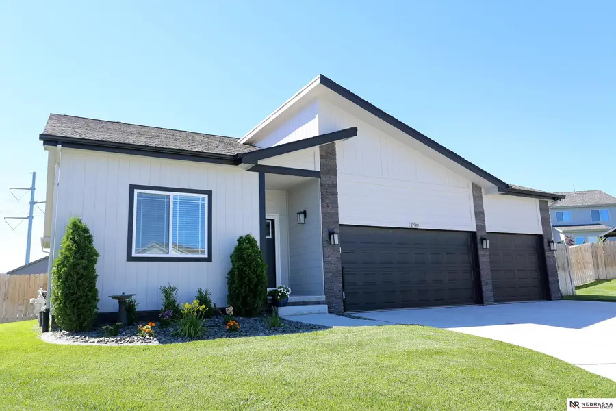 11305 Horizon Circle, Papillion, NE 68046 - #2