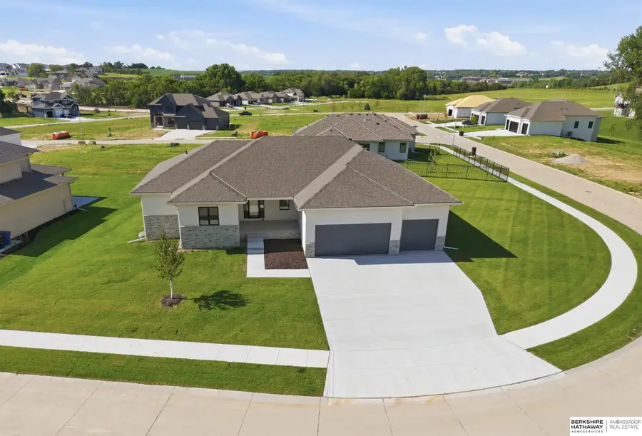9808 Overland Trail, Papillion, NE 68046 - #3