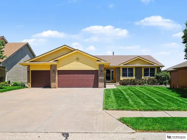 21984 Bobwhite Avenue, Gretna, NE 68028