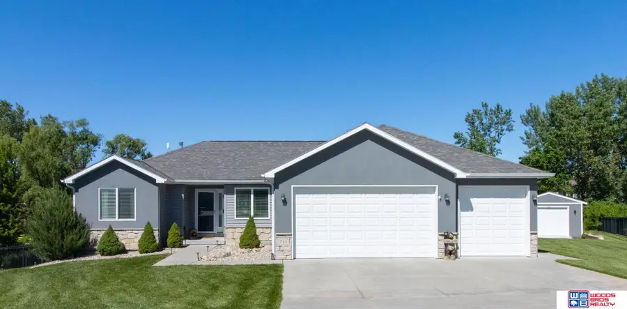 733 Spruce Circle, Palmyra, NE 68418 - #2
