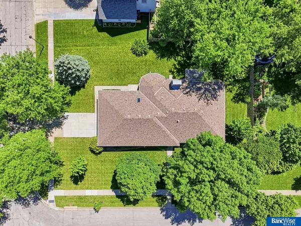 5800 S 72nd Street, Lincoln, NE 68516