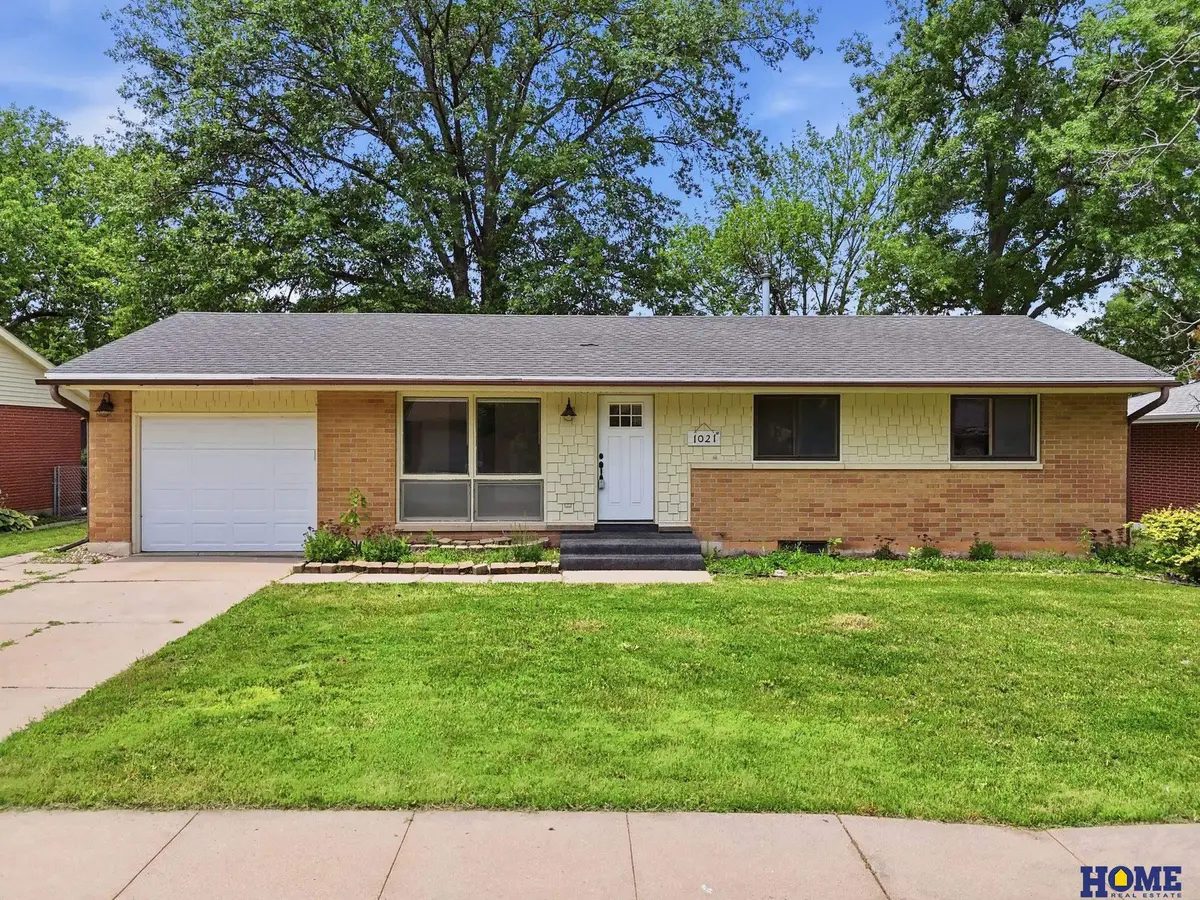 1021 Driftwood Drive, Lincoln, NE 68510 - #1