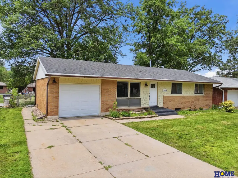 1021 Driftwood Drive, Lincoln, NE 68510 - #3
