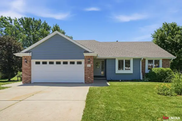 5311 Hallshire Court, Lincoln, NE 68516